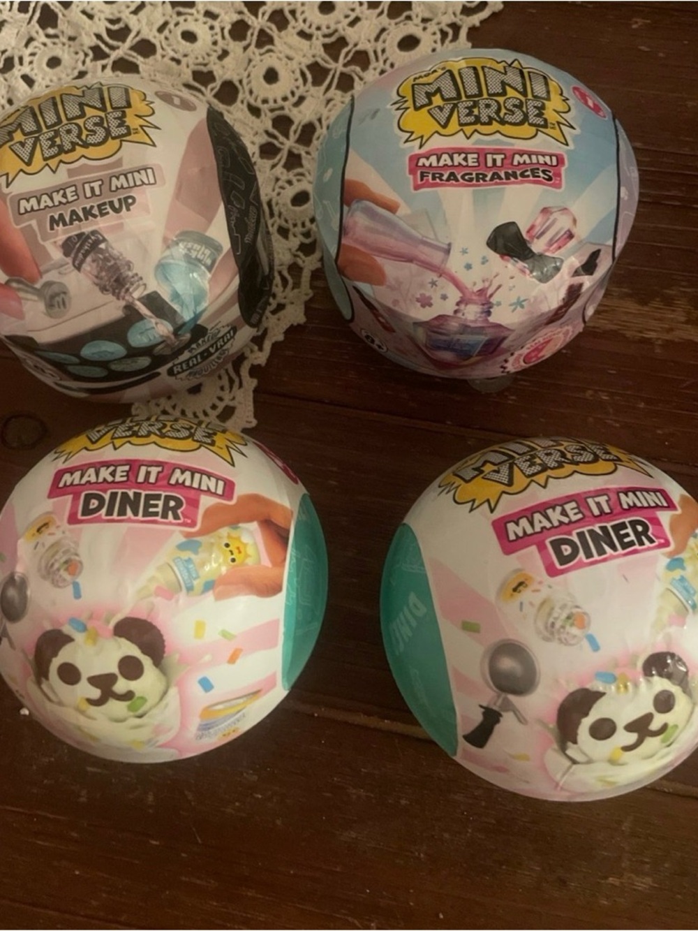 Make It Mini Diner & Fragrances Surprise Balls - Pink / Teal
